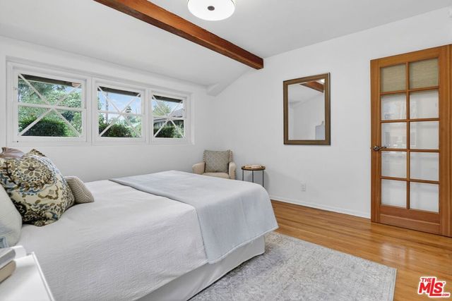 5844 Murietta Avenue, Valley Glen, CA 91401