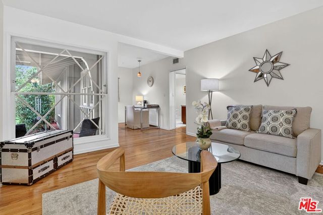 5844 Murietta Avenue, Valley Glen, CA 91401