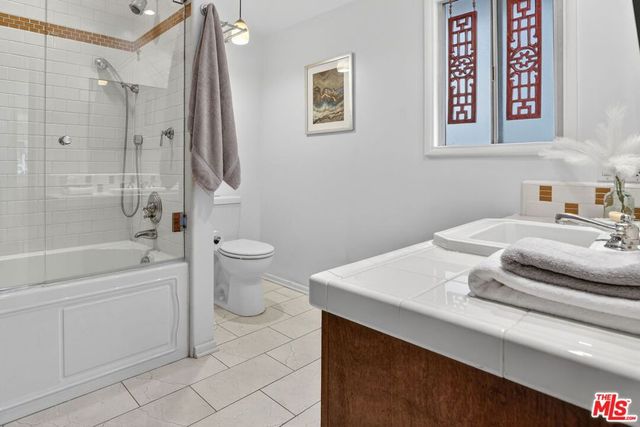 5844 Murietta Avenue, Valley Glen, CA 91401