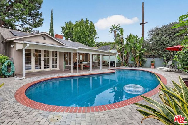 5844 Murietta Avenue, Valley Glen, CA 91401