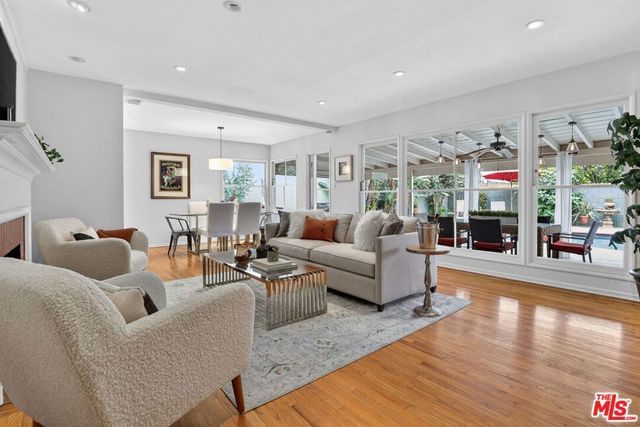 5844 Murietta Avenue, Valley Glen, CA 91401