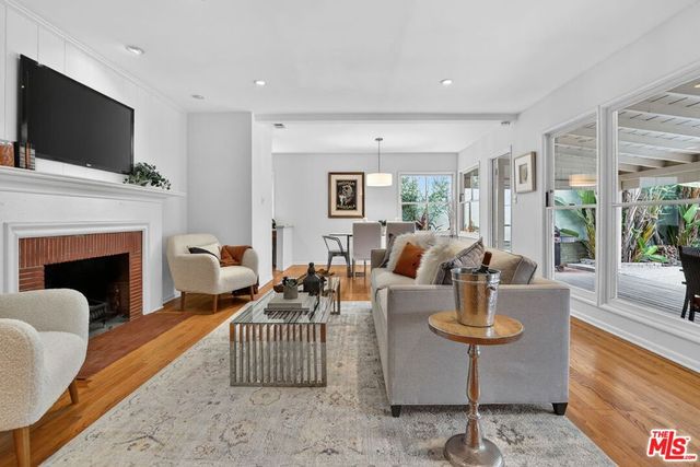 5844 Murietta Avenue, Valley Glen, CA 91401