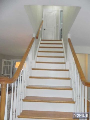 13 Lincoln Place, Moonachie, NJ 07074