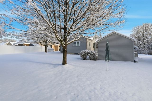 44 Amanda Street, Springfield, MA 01118