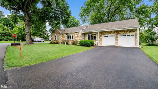 202 FRONT ST, Feasterville Trevose, PA 19053