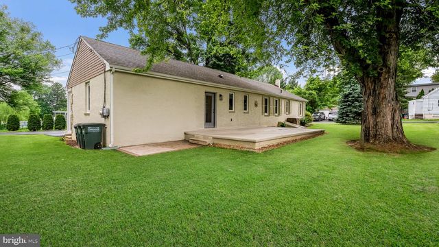 202 FRONT ST, Feasterville Trevose, PA 19053