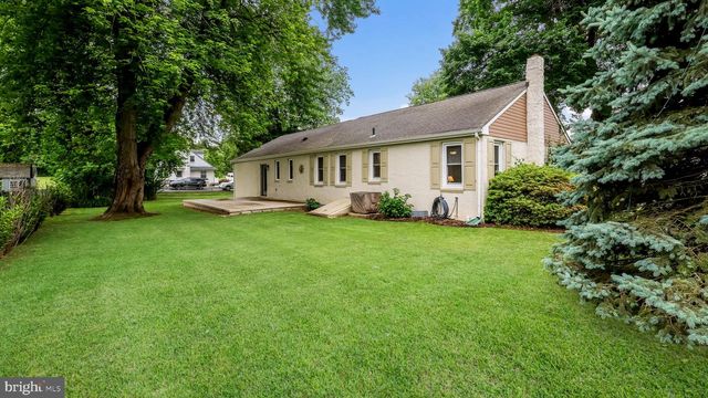 202 FRONT ST, Feasterville Trevose, PA 19053