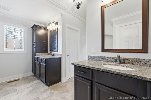 3418 Royal Lake Drive, Floyds Knobs, IN 47119