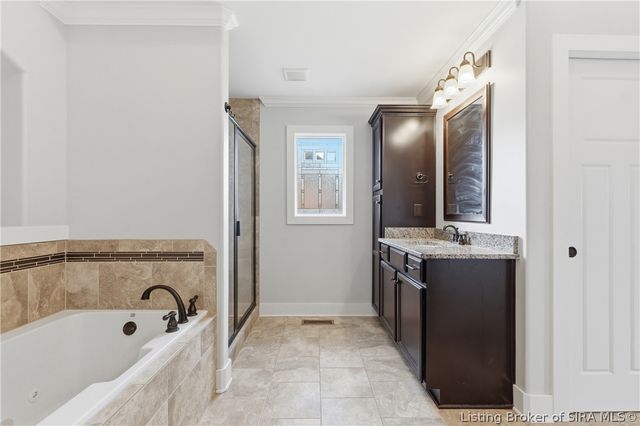 3418 Royal Lake Drive, Floyds Knobs, IN 47119