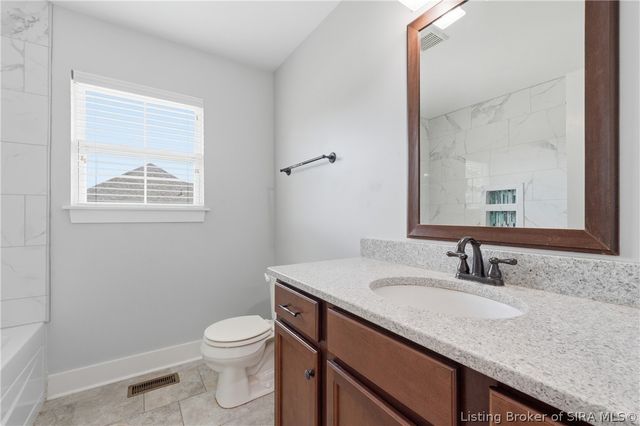3418 Royal Lake Drive, Floyds Knobs, IN 47119