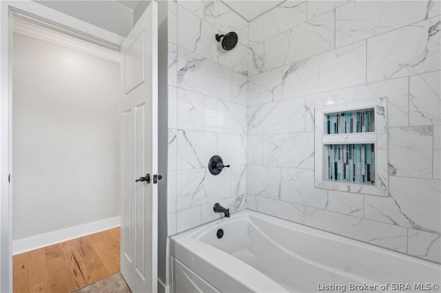3418 Royal Lake Drive, Floyds Knobs, IN 47119