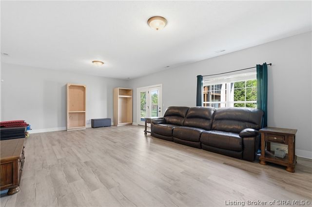 3418 Royal Lake Drive, Floyds Knobs, IN 47119