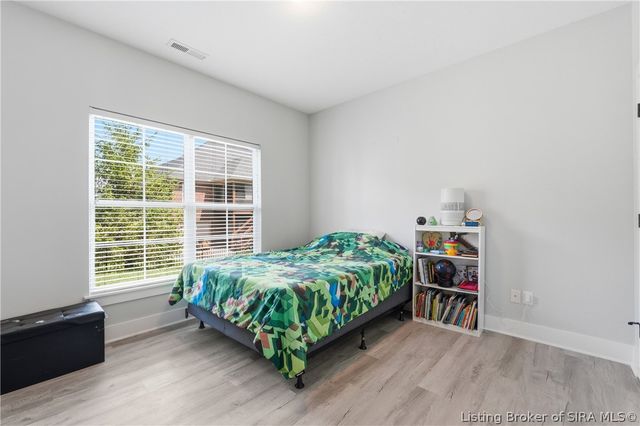3418 Royal Lake Drive, Floyds Knobs, IN 47119