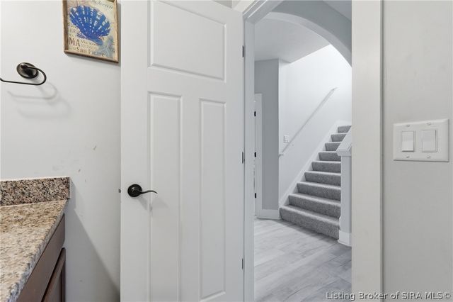 3418 Royal Lake Drive, Floyds Knobs, IN 47119
