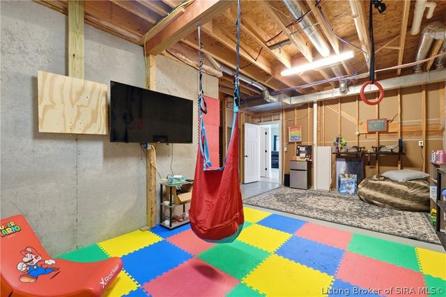 3418 Royal Lake Drive, Floyds Knobs, IN 47119
