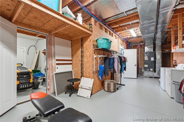3418 Royal Lake Drive, Floyds Knobs, IN 47119