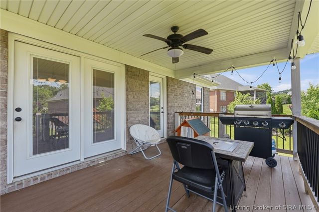 3418 Royal Lake Drive, Floyds Knobs, IN 47119