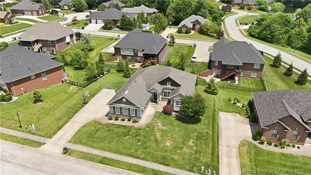 3418 Royal Lake Drive, Floyds Knobs, IN 47119