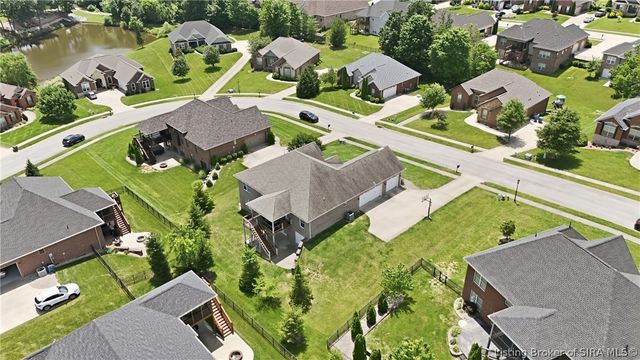 3418 Royal Lake Drive, Floyds Knobs, IN 47119