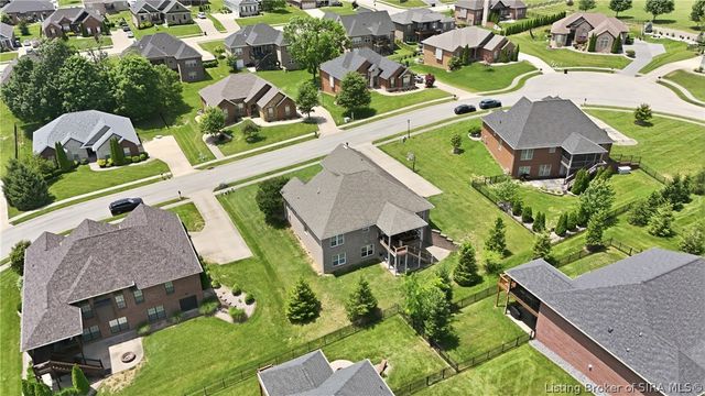 3418 Royal Lake Drive, Floyds Knobs, IN 47119