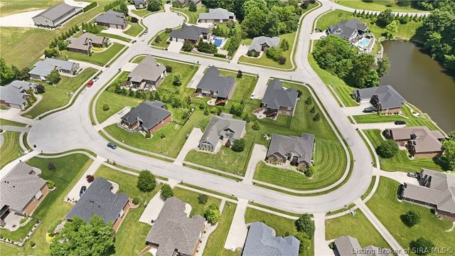 3418 Royal Lake Drive, Floyds Knobs, IN 47119