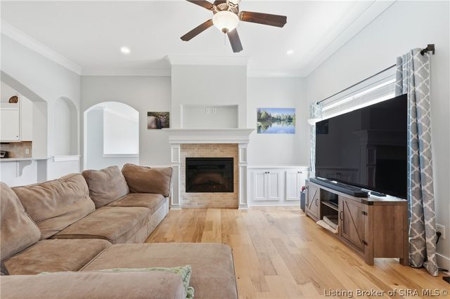 3418 Royal Lake Drive, Floyds Knobs, IN 47119
