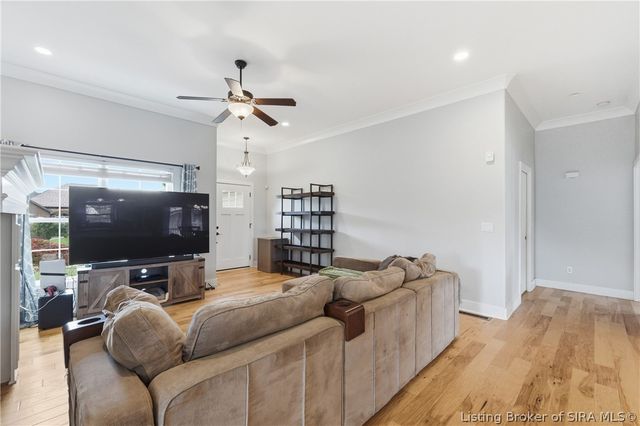 3418 Royal Lake Drive, Floyds Knobs, IN 47119