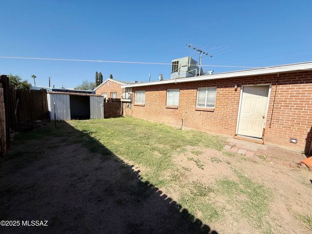 2538 E Glenn Street, Tucson, AZ 85716