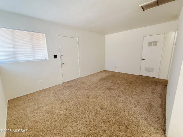 2538 E Glenn Street, Tucson, AZ 85716