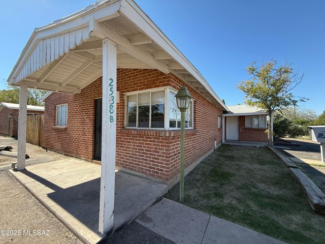 2538 E Glenn Street, Tucson, AZ 85716