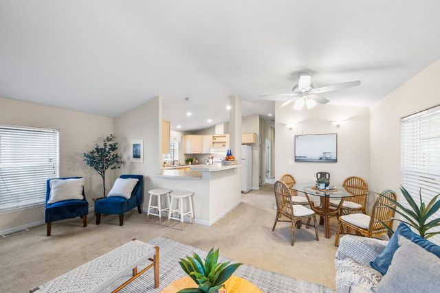 998 38th Avenue 9, Santa Cruz, CA 95062