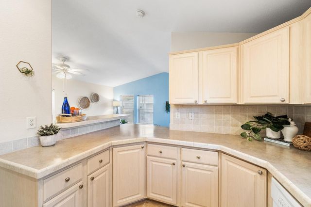 998 38th Avenue 9, Santa Cruz, CA 95062