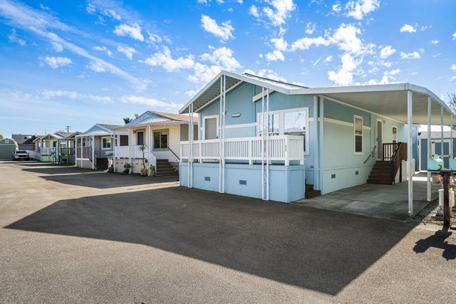 998 38th Avenue 9, Santa Cruz, CA 95062