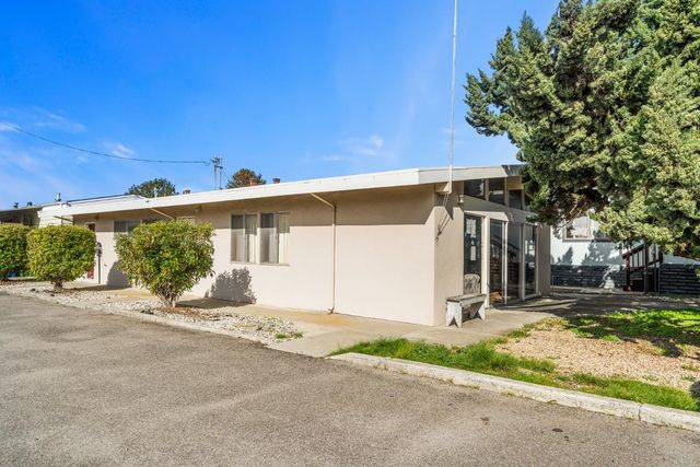 998 38th Avenue 9, Santa Cruz, CA 95062