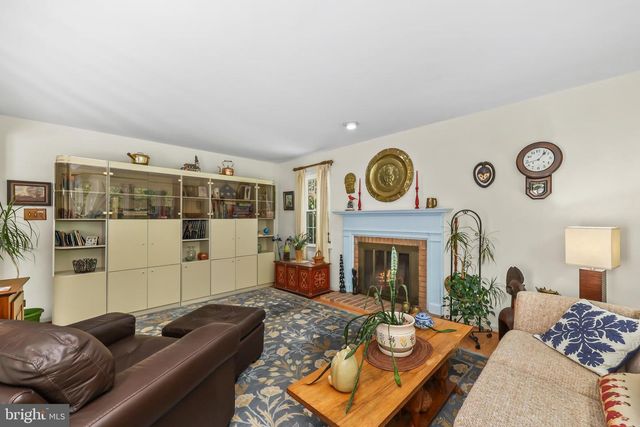 11613 BROOKWAY CT, Woodbridge, VA 22192
