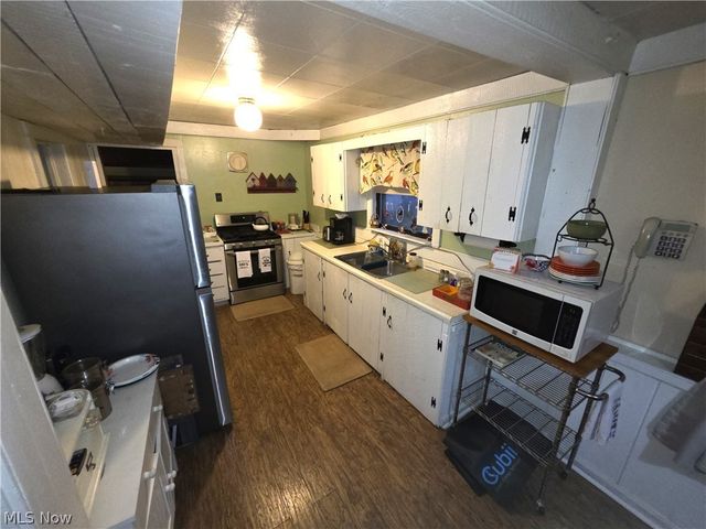 531 Robinwood Avenue, Sheffield Lake, OH 44054