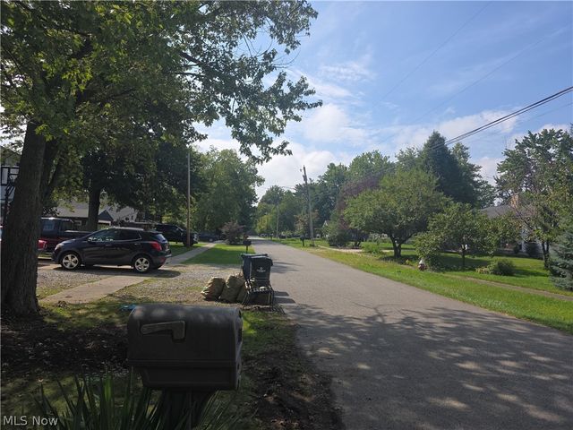 531 Robinwood Avenue, Sheffield Lake, OH 44054