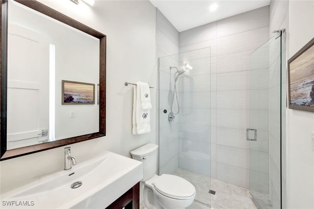 680 Wedge DR, Naples, FL 34103