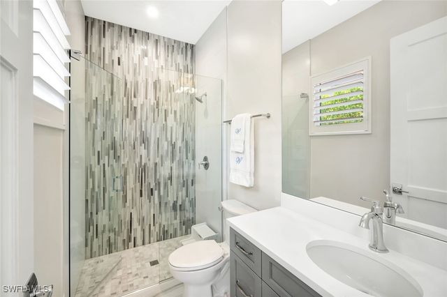 680 Wedge DR, Naples, FL 34103