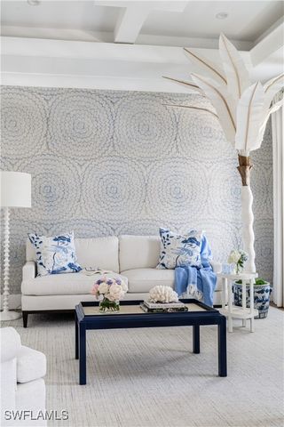 680 Wedge DR, Naples, FL 34103