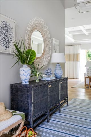 680 Wedge DR, Naples, FL 34103