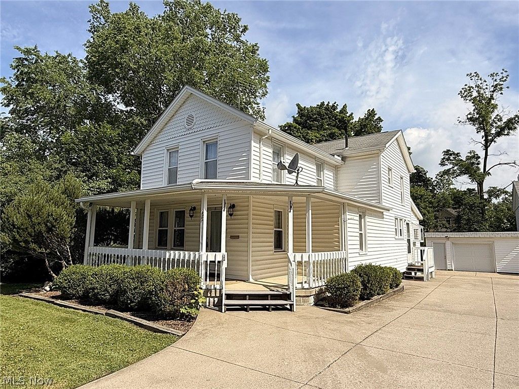 85 Maple Drive, Hudson, OH 44236