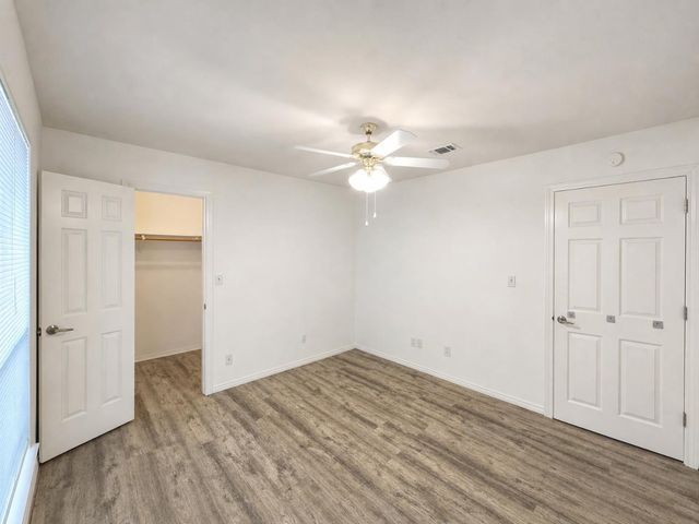 70 Legend Road, Benbrook, TX 76132