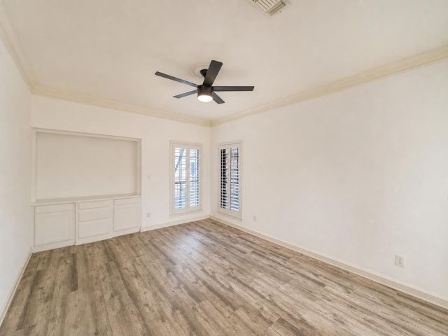 70 Legend Road, Benbrook, TX 76132