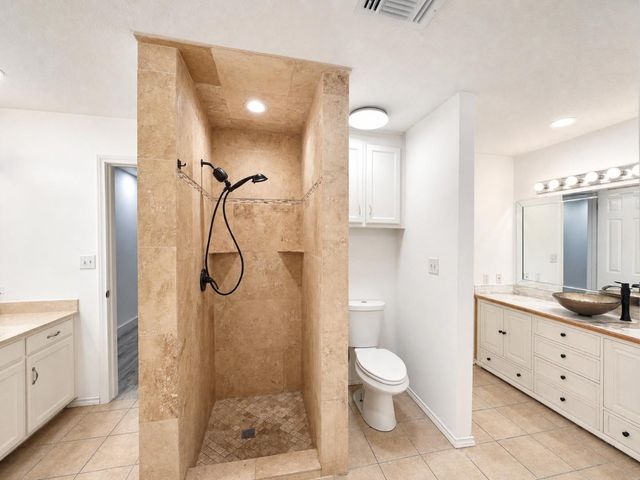 70 Legend Road, Benbrook, TX 76132