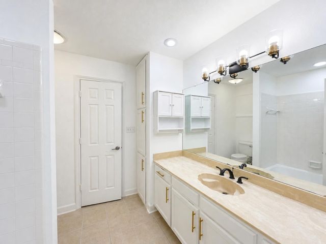 70 Legend Road, Benbrook, TX 76132