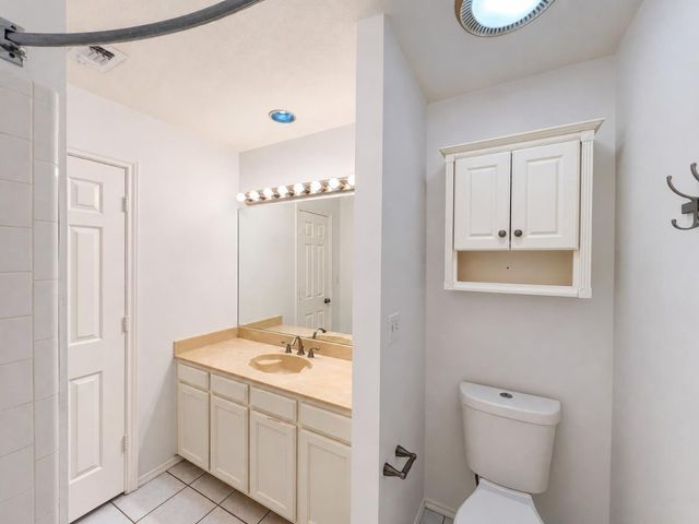 70 Legend Road, Benbrook, TX 76132