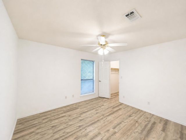 70 Legend Road, Benbrook, TX 76132