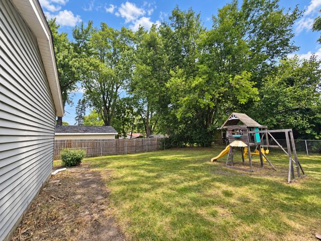 18660 W Pamela Place, Gurnee, IL 60031