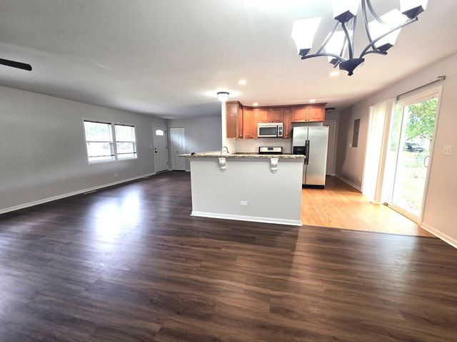 18660 W Pamela Place, Gurnee, IL 60031